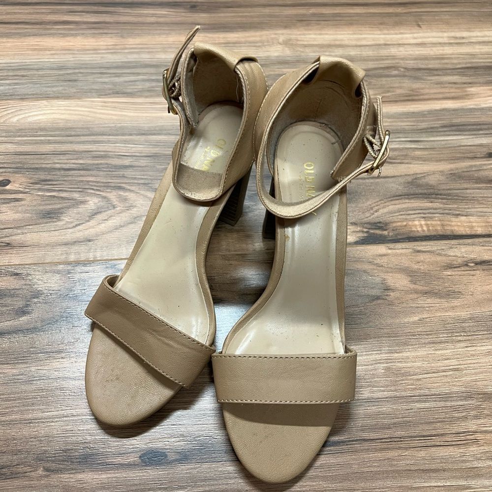 Old navy‎ heel sandals 7